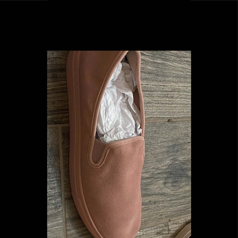 New without tags slip on light pink shoes 206